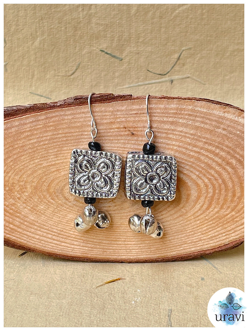 StarryBlossom - Handcrafted Glass Beaded Earrings