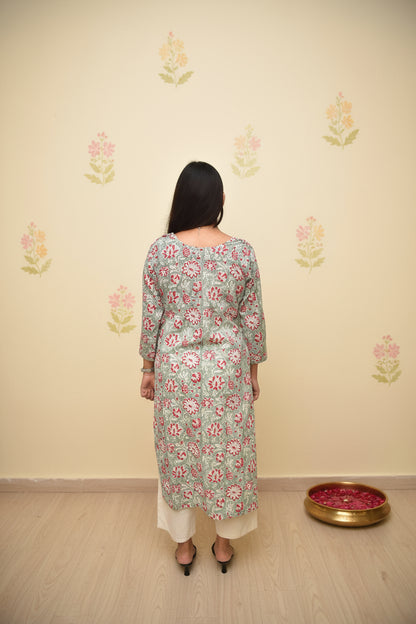 Taru – Sage Grey Kurta with Red-White Floral Dabu Print & Pin-Tucked Sleeves