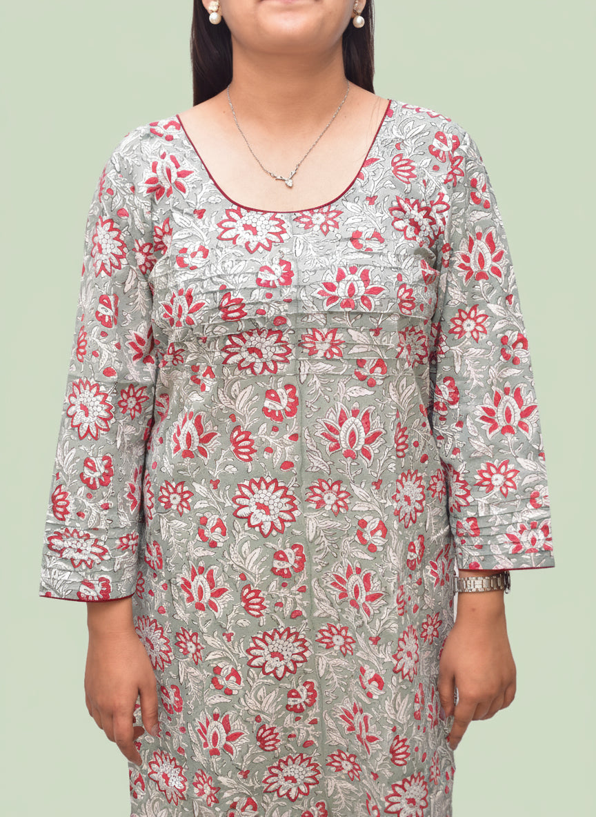 Taru – Sage Grey Kurta with Red-White Floral Dabu Print & Pin-Tucked Sleeves