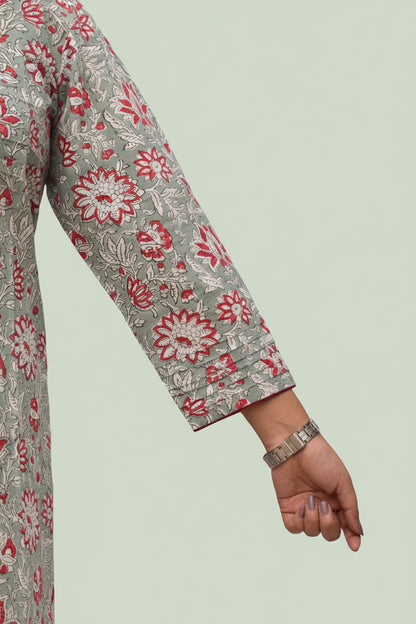Taru – Sage Grey Kurta with Red-White Floral Dabu Print & Pin-Tucked Sleeves
