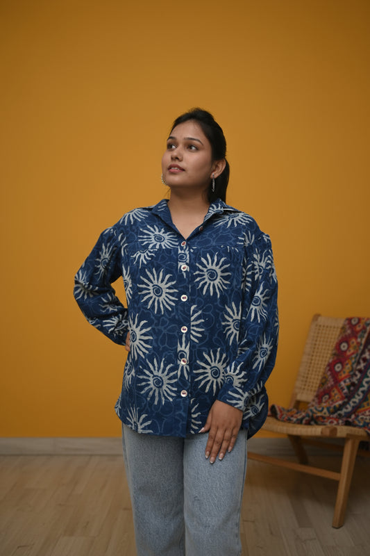 Neel Tara – Indigo Dabu Shirt with Sun Motif & Seashell Buttons