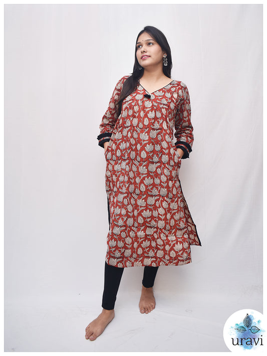 Varnika – High-Low Bagru Kurta with Lotus Bel Print