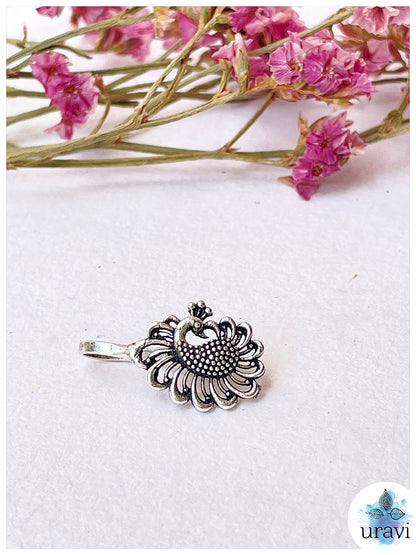 Mayuri - non-piercing Nose Pin