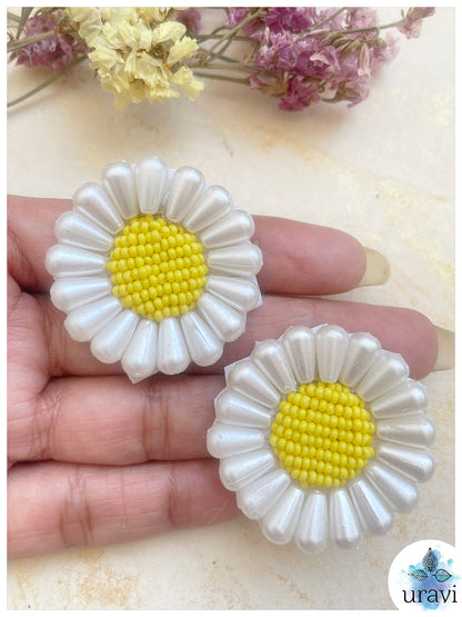 Daizy Beaded Handmade Earrings